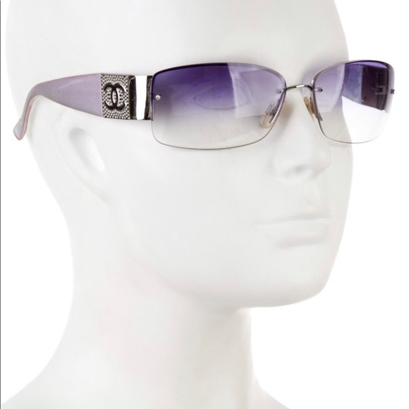 CHANEL Accessories - Stress CC sunglasses